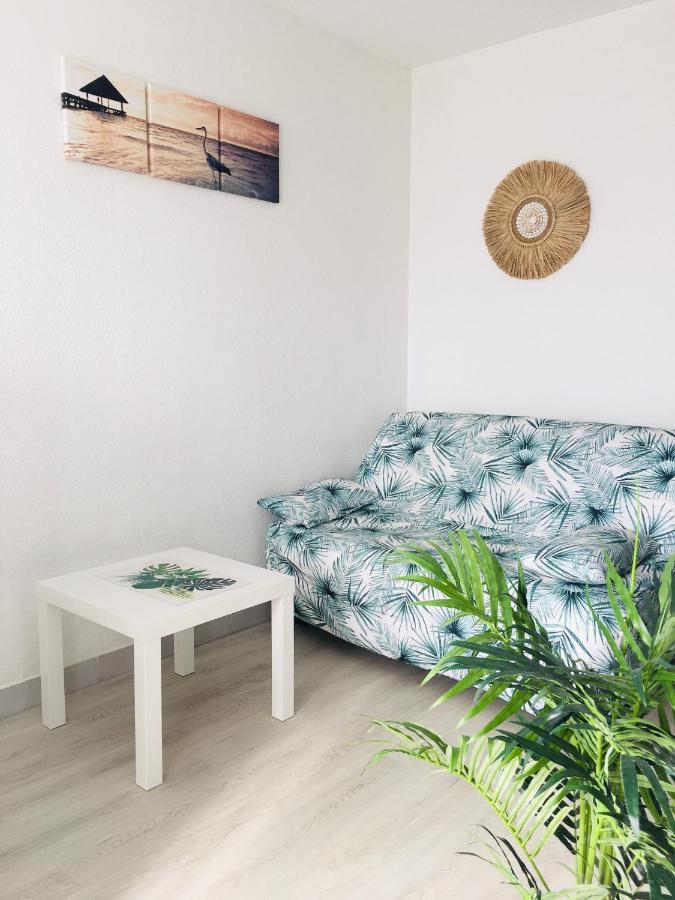 studio 25m2 climatisé - wifi gratuit - situé 150 metres mer - parking - avec balcon La Grande-Motte Esterno foto